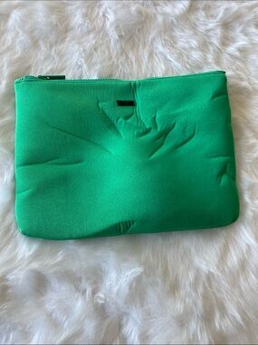 Triangl Green Zipper Pouch Clutch